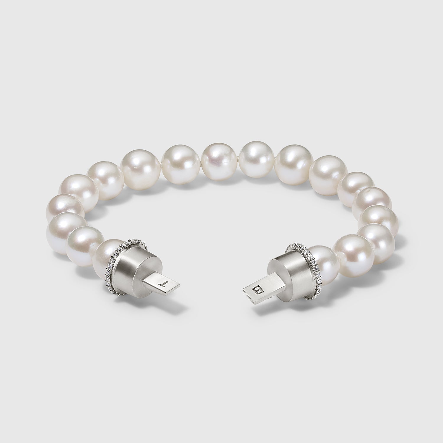 Daneila Léon Sterling Silver Add - On Daneila Léon sterling silver add-on pearl strand with lab-grown diamonds