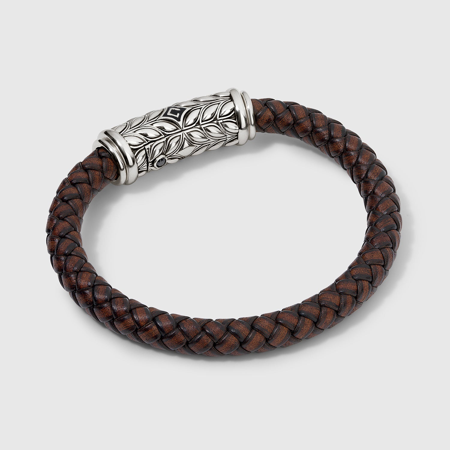 Daneila Léon men’s sterling silver bracelet with twisted brown leather strap and 0.20 carat natural black or brown diamonds