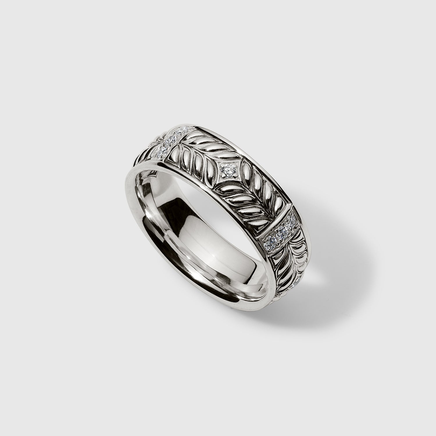 Daneila Léon women’s 7mm wide sterling silver band with 0.20 carat lab-grown diamonds