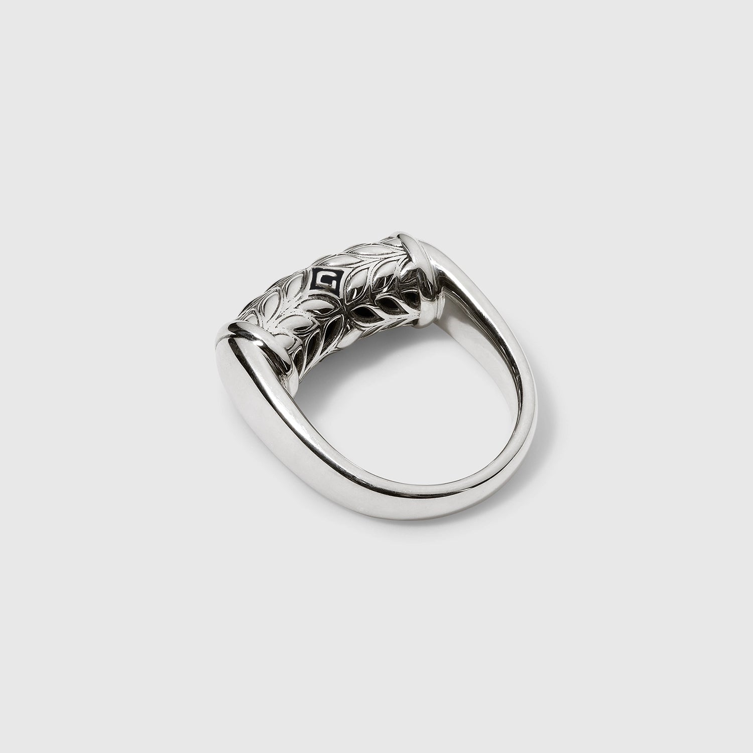 Daneila Léon silver ring with Persian Shield leaf design